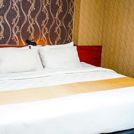 Jle'S Hotel Manado Eksteriør billede