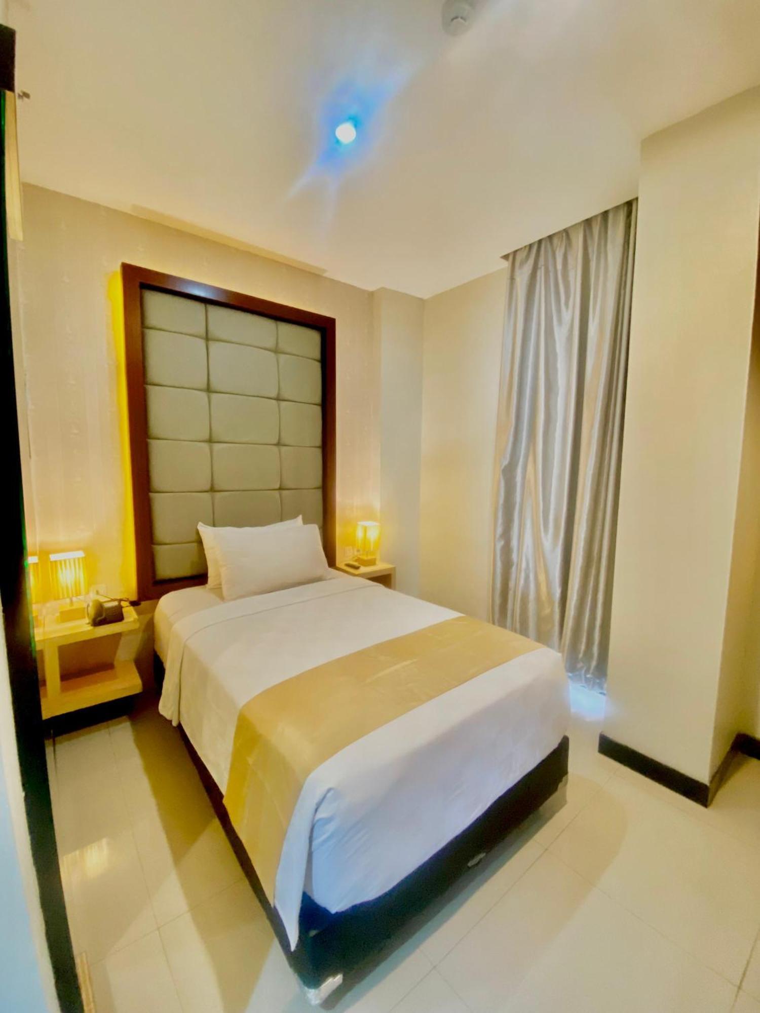 Jle'S Hotel Manado Eksteriør billede