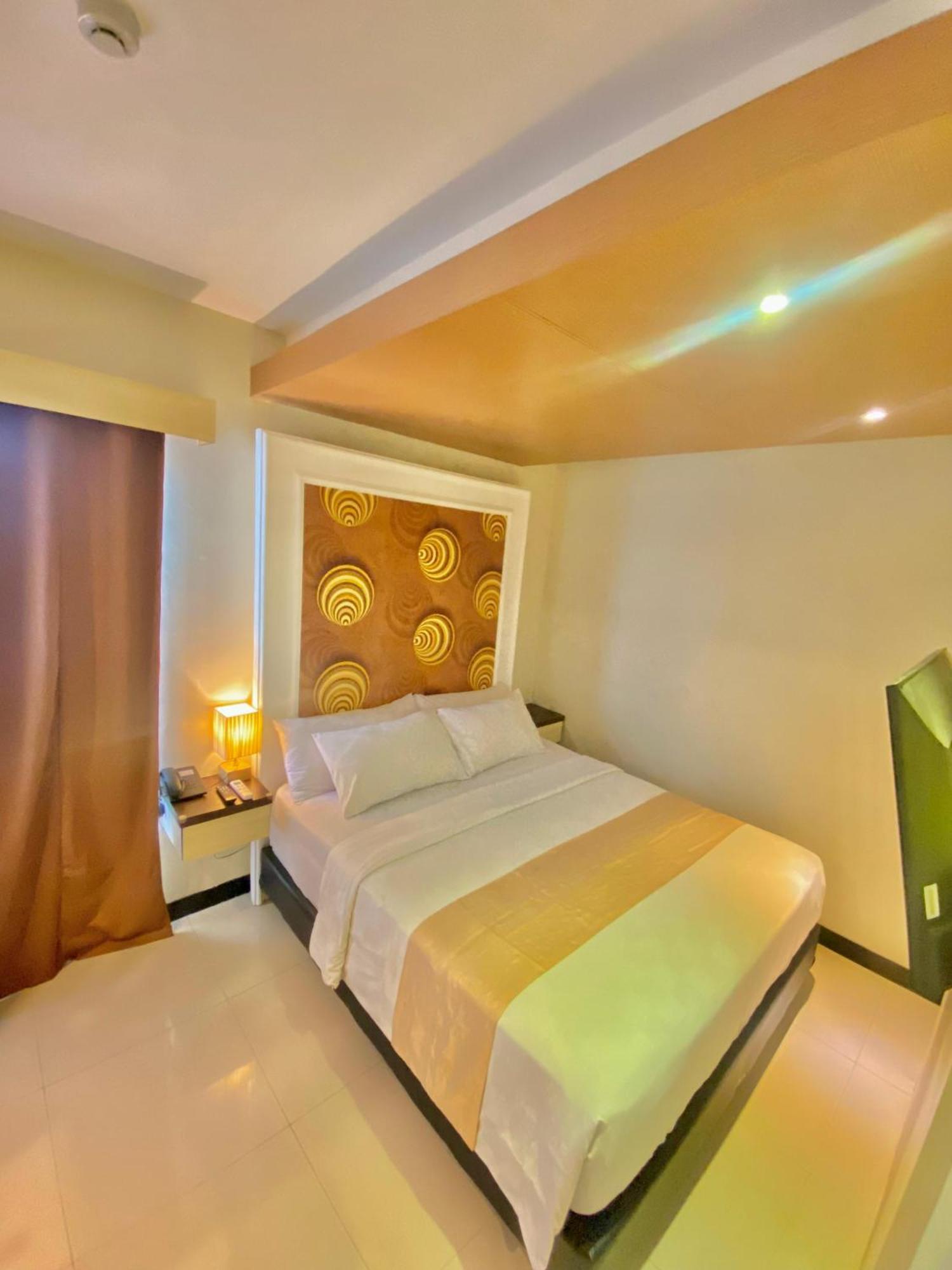 Jle'S Hotel Manado Eksteriør billede